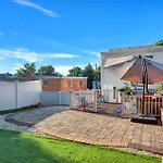Bright Stylish Hidden Gem In Washington Dc With King Bed 75Inch Tv And Free Parking