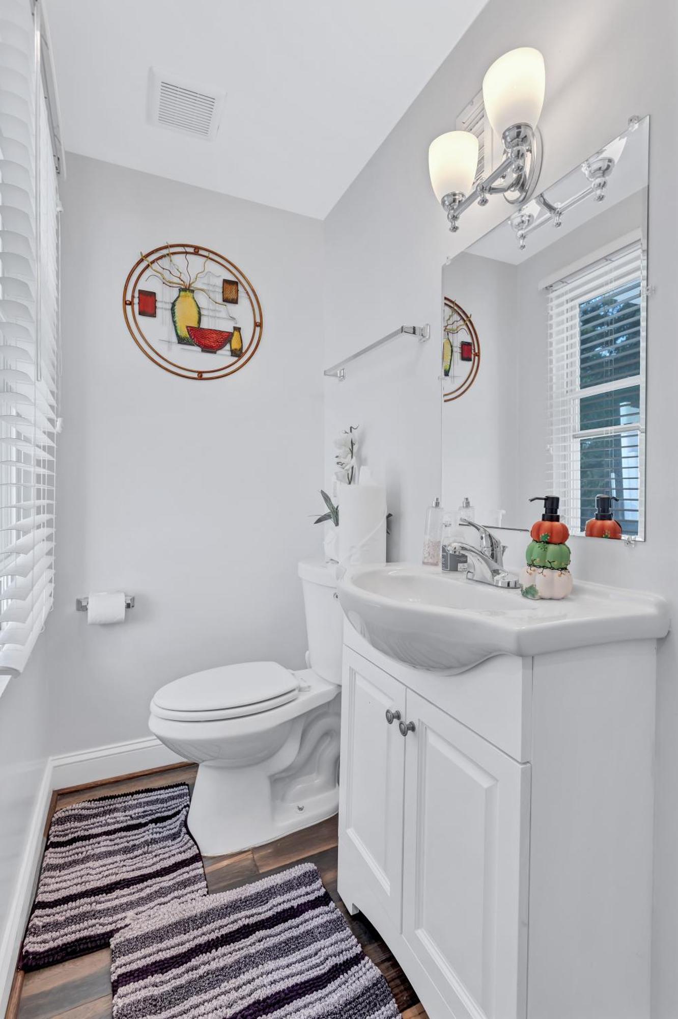 Bright Stylish Hidden Gem In Dc With King Bed 75inch Tv And Free Parking Washington