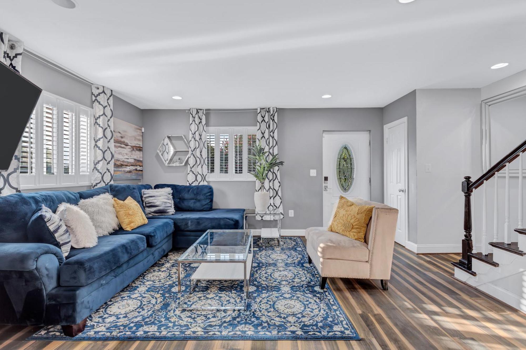 Villa Bright Stylish Hidden Gem In Dc With King Bed 75inch Tv And Free Parking Washington