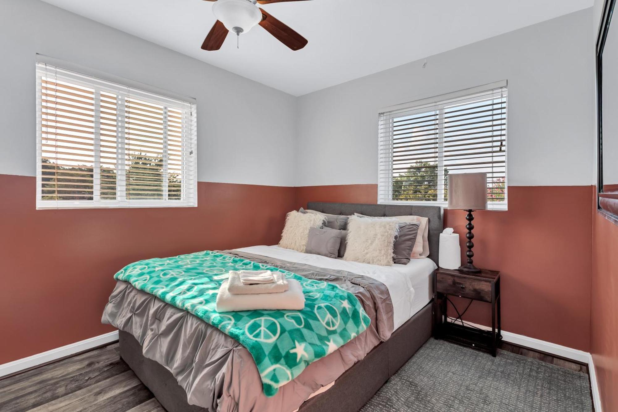 Villa Bright Stylish Hidden Gem In Dc With King Bed 75inch Tv And Free Parking